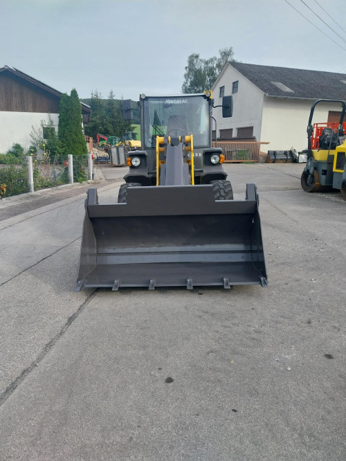 Radlader Mecalac Ahlmann AX 850