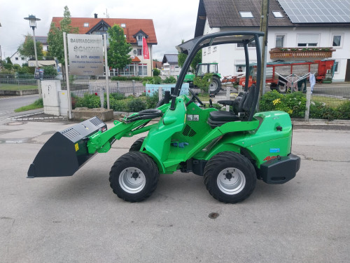 Radlader Avant 630 Telelader
