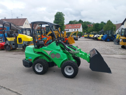 Radlader Avant 630 Telelader