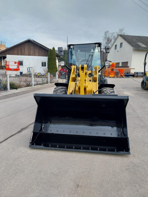 Radlader Cat 906M