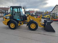 Radlader Cat 906M